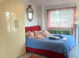 Hotel kuvat: Apartment in Roma with Terrace