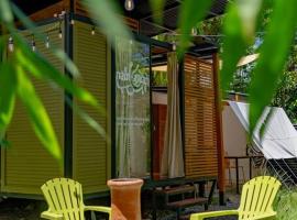 Foto do Hotel: Tiny garden house