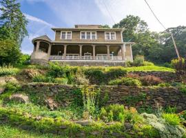 Fotos de Hotel: Historic Marshall Inn Private Rental next to downtown