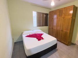 Apartamentos Incríveis Primeira Quadra Mar WiFi, khách sạn ở Ubatuba