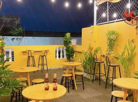 Hotel Photo: Saigon Authentic Hostel - Cozy Rooftop, Family Cooking Experience, FREE Walking Tour, Vietnamese Breakfast & Gym