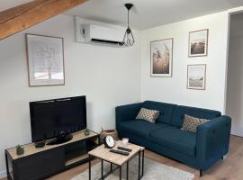 Hotel Photo: Appartement proche A43, proche gare de Bourgoin