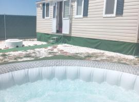 Tiny house Chill escape para 7 - private Jacussy Brisa & Burbujas, hotel in Chiclana de la Frontera