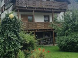 Hotel fotoğraf: Ferienwohnung "Gartenblick" Wolzhausen