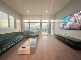 Hotel foto: Luxe Corner Penthouse 1BR Condo on Sunset