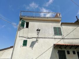 Фотография гостиницы: Albenga collina ampio quadrilocale con 2 terrazzi