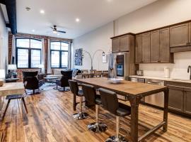 Hotel kuvat: Large 3 bedroom 3 and a half Bath Downtown Condo