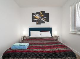 รูปภาพของโรงแรม: Affordable Private Room Indy - Shared