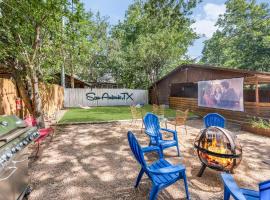 Фотографія готелю: Spacious home near downtown with Hot tub Movie Theater and Arcade