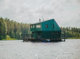 Floating guest house Musters, hotel in Paķules