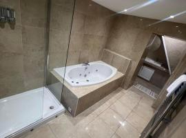 Gambaran Hotel: Cosy 3-Bed house in Clydach