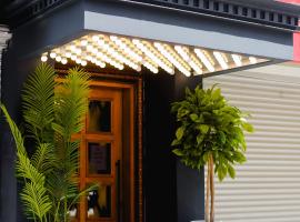 THE ROYALS HOTEL, hotel v destinaci Izmir