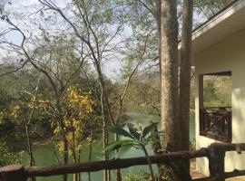 Saiyok River House, hotel v destinaci Sai Yok