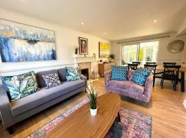 A picture of the hotel: Chertsey Luxurious Three Bedroom Two Bath Home 3