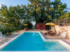 होटल की एक तस्वीर: Awesome Home In Morrovalle With Outdoor Swimming Pool