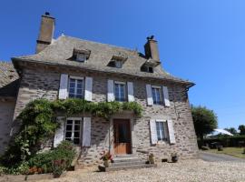 호텔 사진: Gîte Roannes-Saint-Mary, 4 pièces, 6 personnes - FR-1-742-18