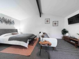 ホテル写真: Relax in a Quaint Private and Cozy Guest House