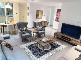Hotel foto: Brand New Exclusive Condo with Pool and Gym