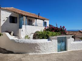 מלון צילום: Lovely traditionnal house with sea view