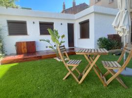 Fotos de Hotel: Maisonnette à 700m des plages du Mourillon