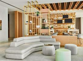 Hilton Garden Inn Dubai, Mall Avenue, hotel en Dubái