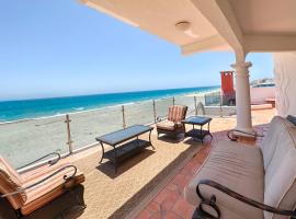 Foto di Hotel: Seaside Enchantment House With Hot Tub