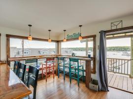 Ocean-View Apt in the Heart of Southwest Harbor!, hotel em Southwest Harbor