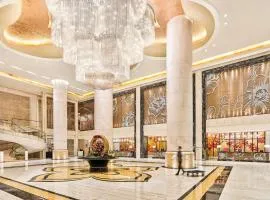 Hilton Guangzhou Baiyun - Free Shuttle for Canton Fair Period, Close to Luhu Golf Club & Leather Market