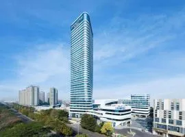 Doubletree by Hilton Foshan Nanhai-Free Canton Fair Shuttle Bus, отель в Фошани