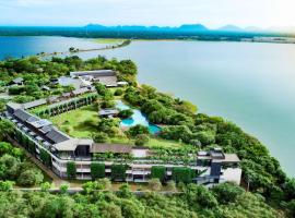 DoubleTree by Hilton Weerawila Rajawarna Resort, hotel a Weerawila