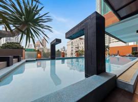 Golden Tulip Mandison Suites, khách sạn ở Bangkok