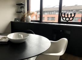 Hotel foto: Near Amsterdam and airport, 90m2, privacy!