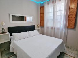 Hotel kuvat: Apartamento Completo Plaza de las Tendillas - Párking Privado - Alojamientos El Duque