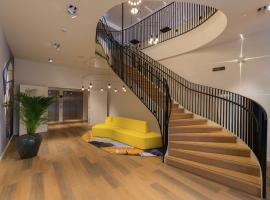 Hampton By Hilton Antwerp Central Station, хотел в Антверпен
