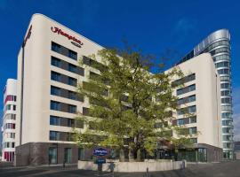 Hampton By Hilton Frankfurt Airport, hôtel à Francfort-sur-le-Main