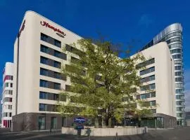 Hampton By Hilton Frankfurt Airport, hotel in Frankfurt