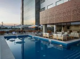 Doubletree By Hilton Celaya，位于塞拉亚的酒店