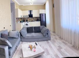 A picture of the hotel: Very comfortable apartment, convenient location!