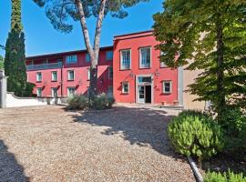 Foto di Hotel: Modern Holiday Home in Rignano sull'Arno with Swimming Pool