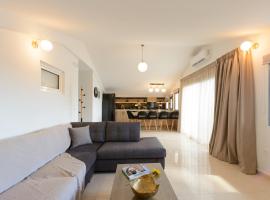 호텔 사진: Zissis Suites Downtown Apartment