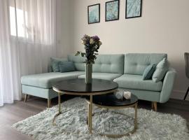 Hotel Foto: Stunning one-bedroom apartment- Next to tube station- Sleeps 3