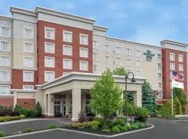 Homewood Suites by Hilton Cleveland-Beachwood, hótel í Beachwood