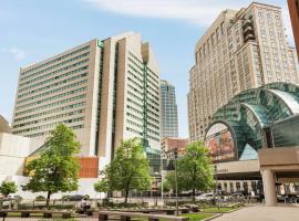 होटल की एक तस्वीर: Embassy Suites by Hilton Indianapolis Downtown
