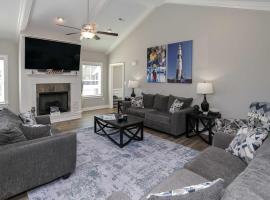 Hotel Photo: Spacious Hazel Green Home with Fireplace, Yard!