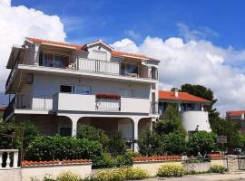 호텔 사진: Apartments and rooms by the sea Brodarica, Sibenik - 21536