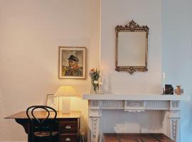 Фотография гостиницы: Historic Serenity Apartment Gent