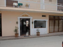 Koronis Hotel, Hotel in Tolo