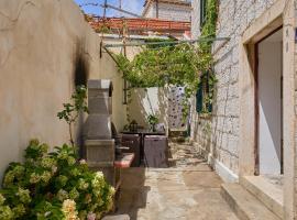 Photo de l’hôtel: Just a step to the Old city gates