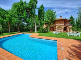 Hotel Photo: Villa Lauretana by PosarelliVillas