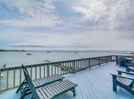 Hotel Foto: Serene Mattapoisett Home with Private Beach Access!